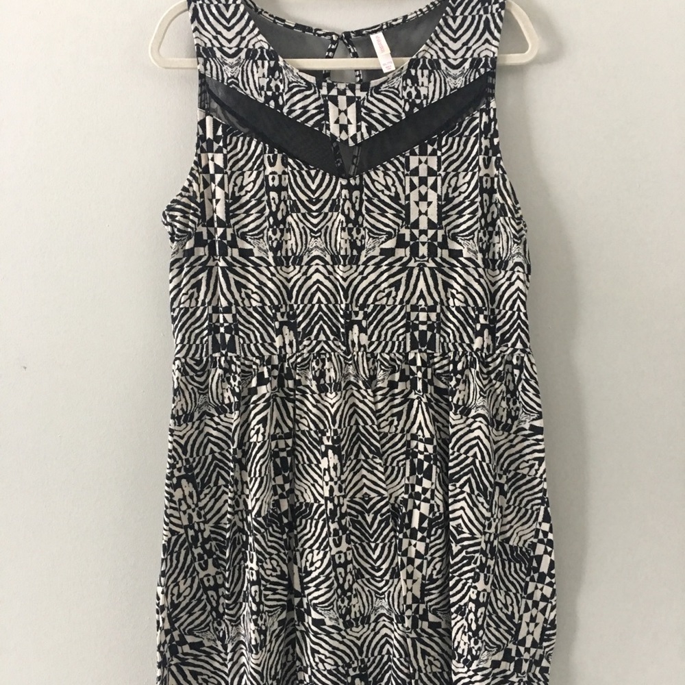 Xhiliration Black and White Dress 🖤SALE🖤